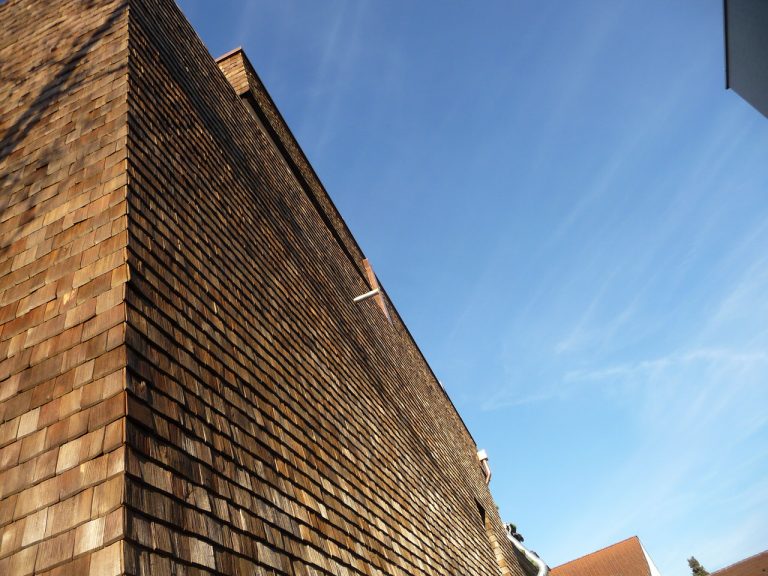 Fassadenverkleidung mit Schindeln