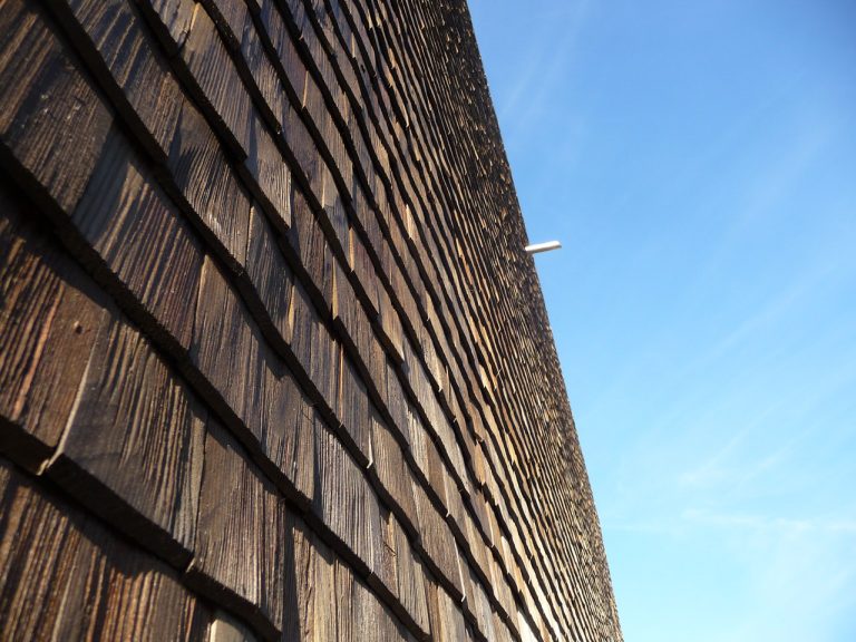 Fassadenverkleidung mit Schindeln