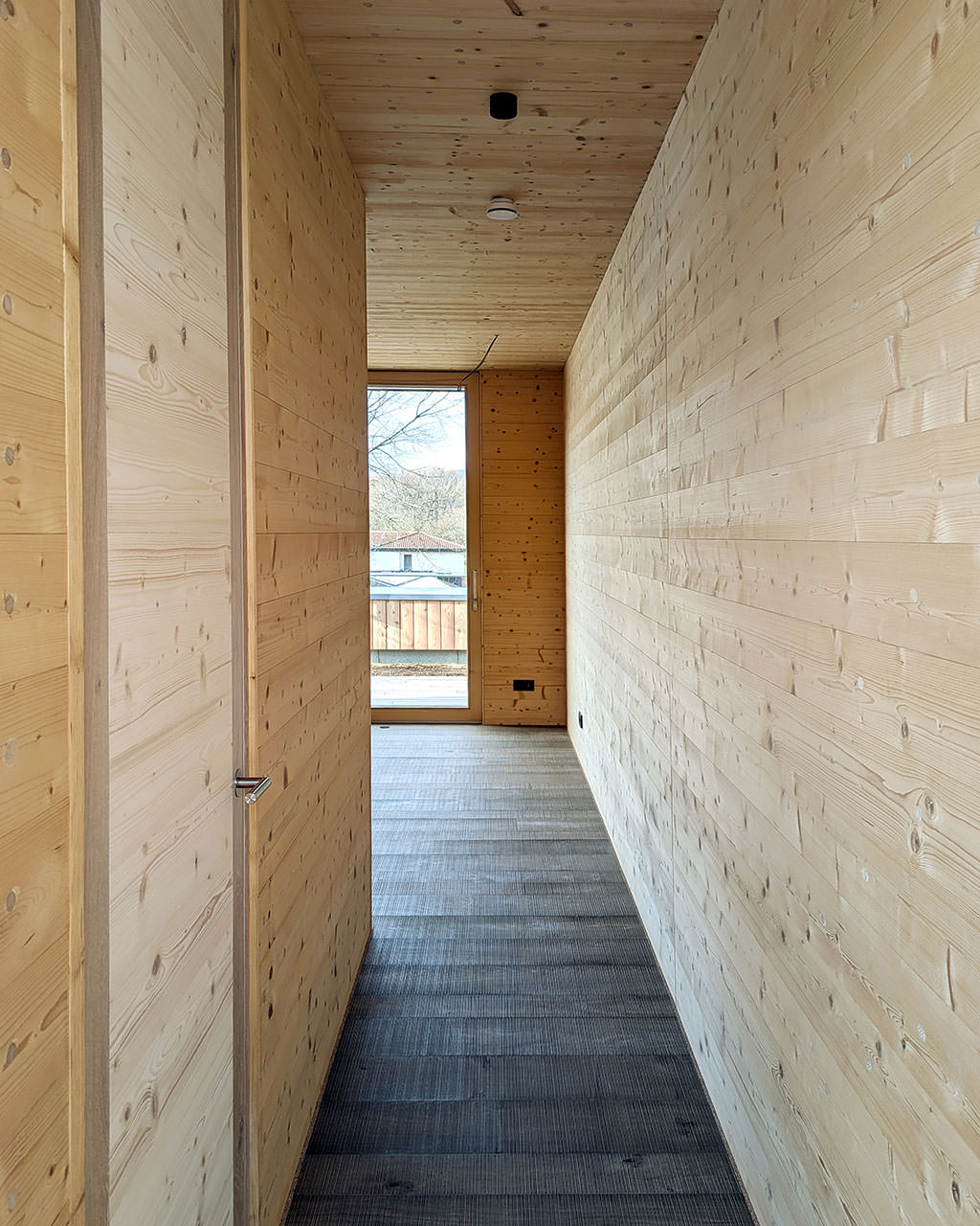 Thoma Holzbau Flur und Aussicht