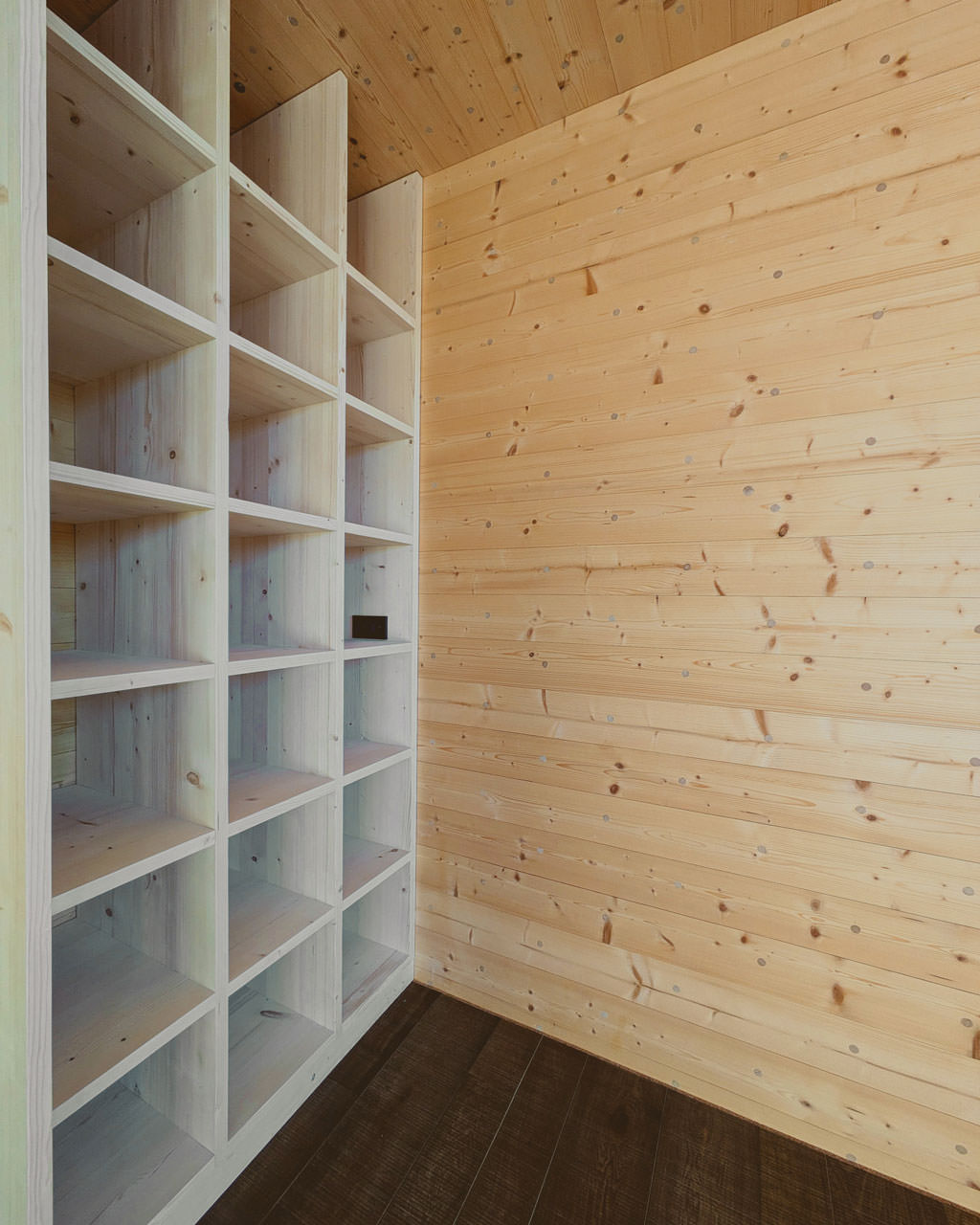 Thoma Holzbau Regaldetail